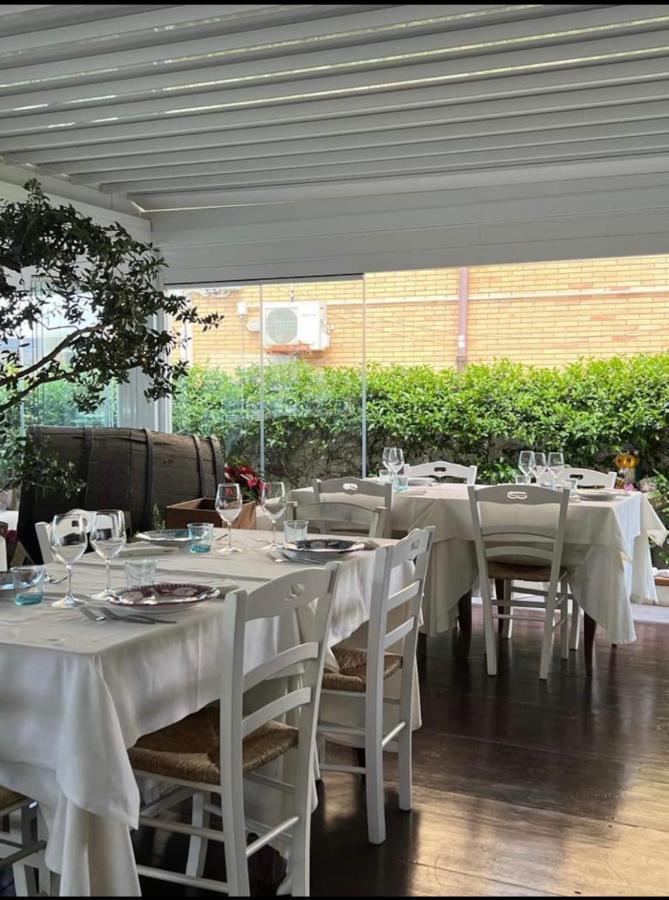 Villa Pisola Fiumicino Airport - Seafront Kültér fotó