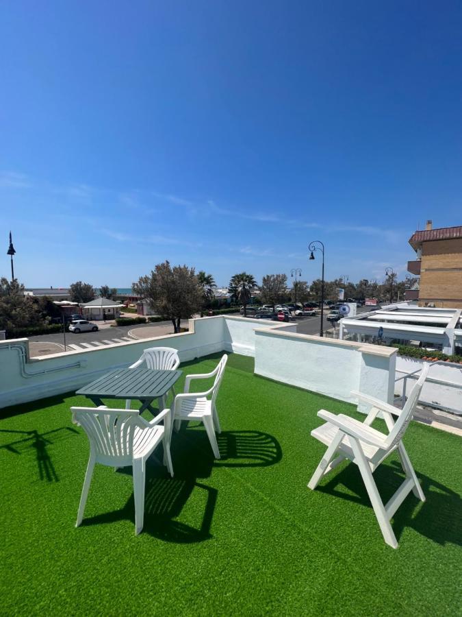 Villa Pisola Fiumicino Airport - Seafront Kültér fotó